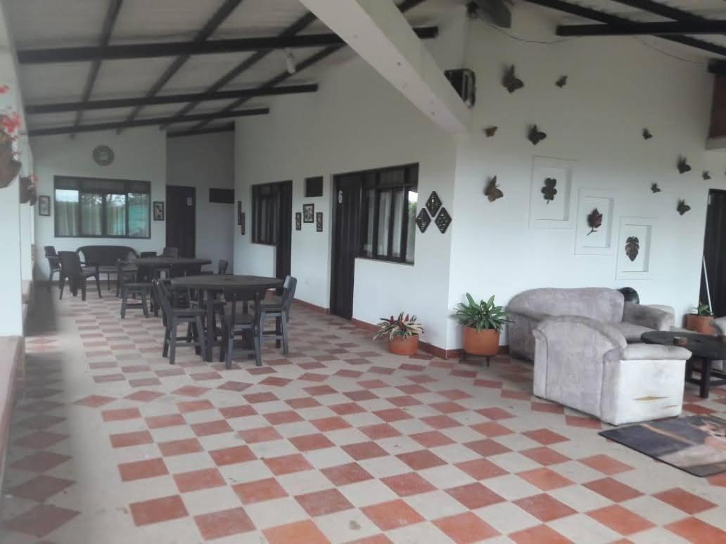 Finca Hotel El Saman De Alto Bonito Montenegro Exterior photo