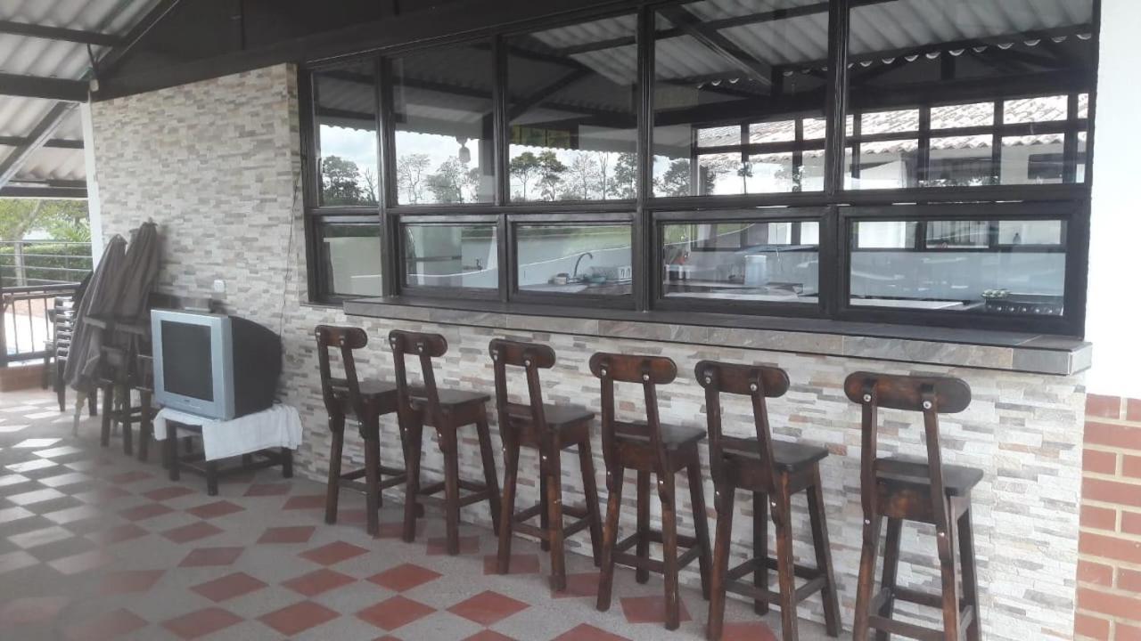 Finca Hotel El Saman De Alto Bonito Montenegro Exterior photo
